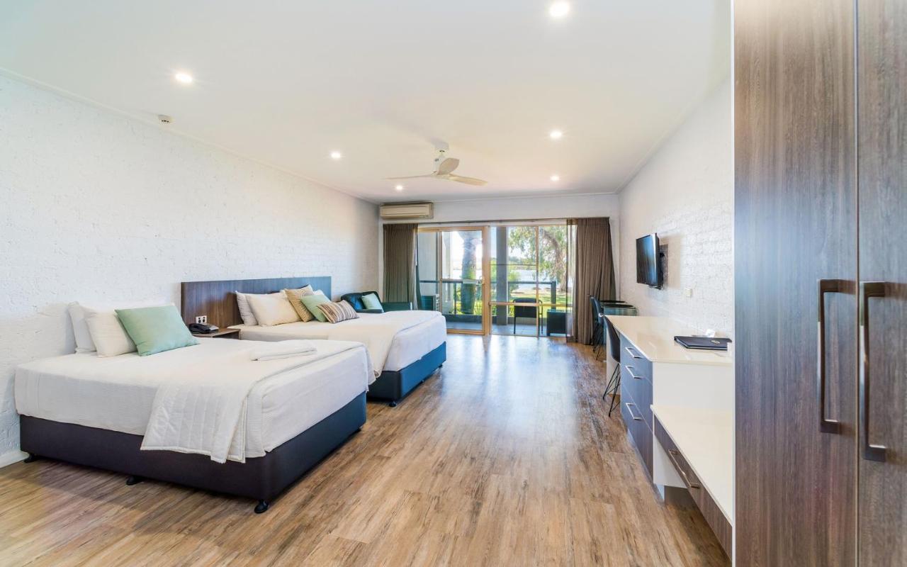 Moby Dick Waterfront Resort Motel Yamba Exterior foto