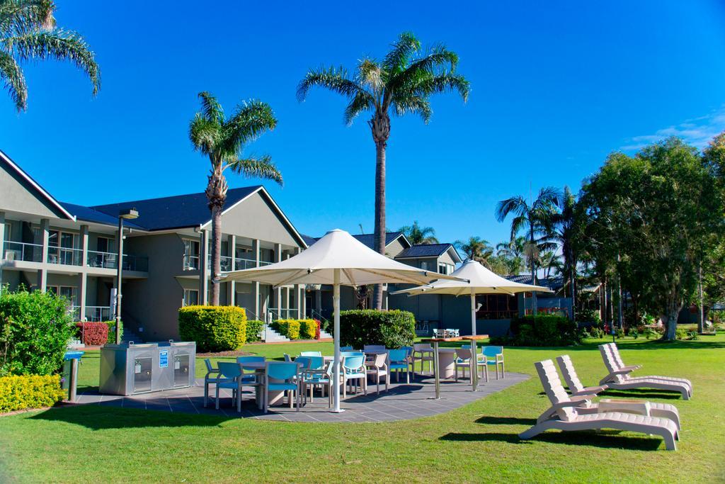 Moby Dick Waterfront Resort Motel Yamba Exterior foto