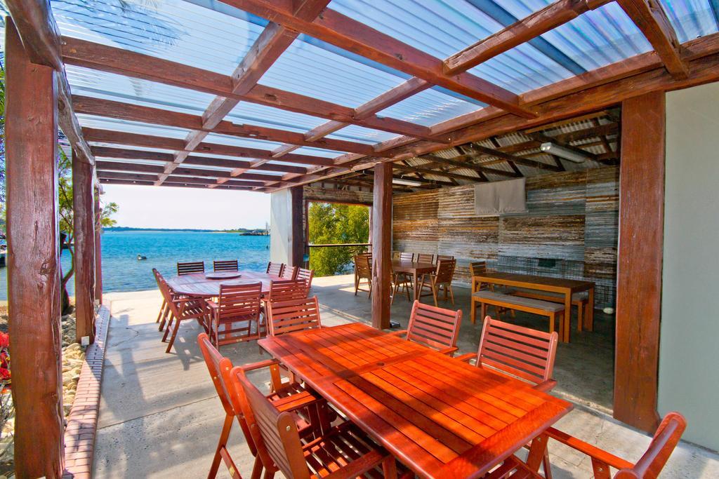 Moby Dick Waterfront Resort Motel Yamba Exterior foto