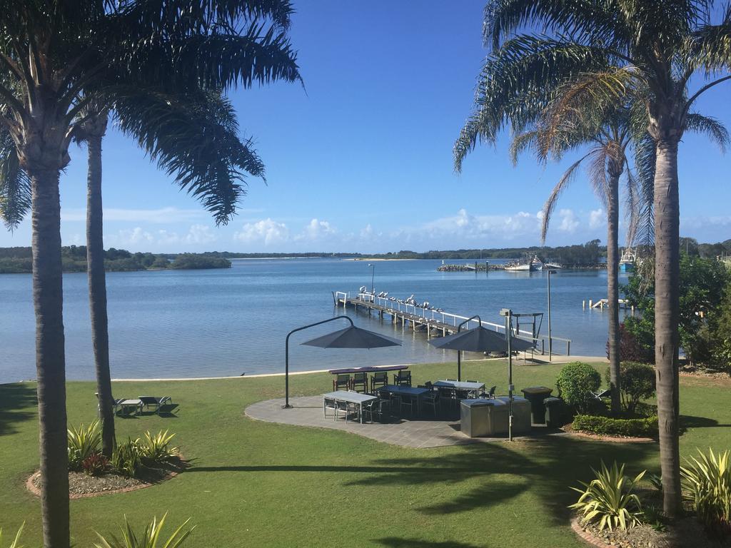 Moby Dick Waterfront Resort Motel Yamba Exterior foto